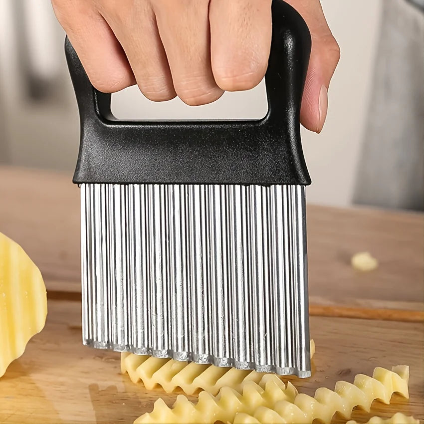 Upgrade Your Kitchen with a 1pc Crinkle Cutter - Wavy Chopper Knife for Fruits, Vegetables, Salad, Carrots, Potatoes & Fries